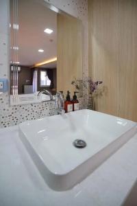 The Qube fifty - 7