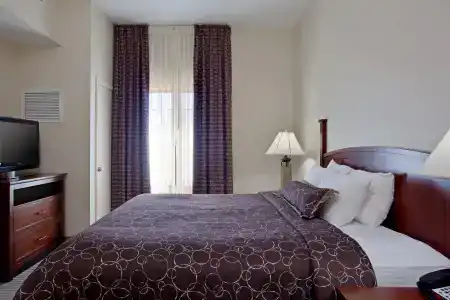 Staybridge Suites, an IHG - 12
