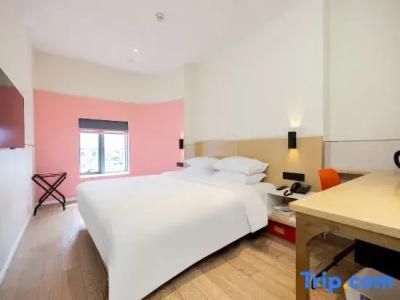 Pace Suzhou Renmin Branch - 81