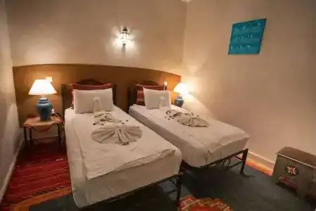Riad Losra - 65