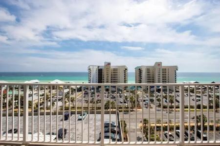 Laketown Wharf by Collection - 40