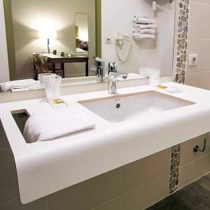 Kyriad Chambéry Centre - Hôtel et Résidence - 74