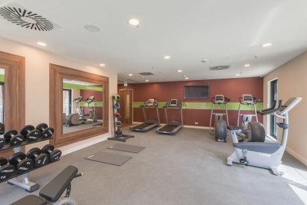 Hilton Garden Inn Ras Al Khaimah - 16