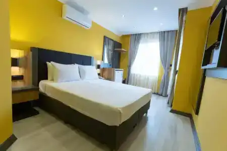 Roy Otel Akçay - 52