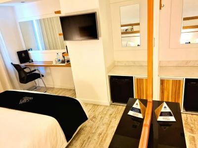 The Ciao Stelio Deluxe (Adults Only) - 75