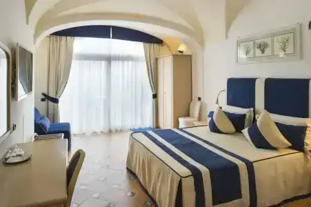 Bellevue Suite - 89
