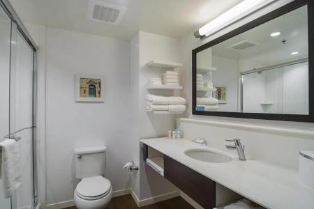 Hampton Inn Chicago North-Loyola Station, Il - 62