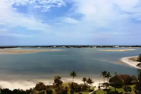 Crystal Bay On The Broadwater - 25