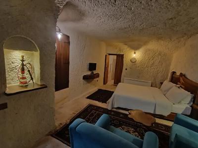 APEX CAVE - 13