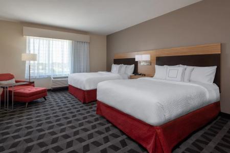 TownePlace Suites by Marriott Indianapolis Airport - 24