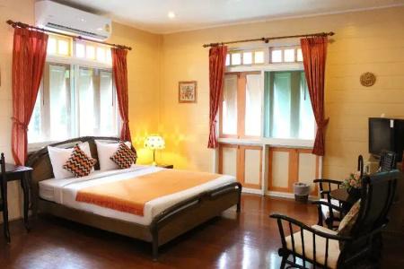 Samsen Sam Place - 83