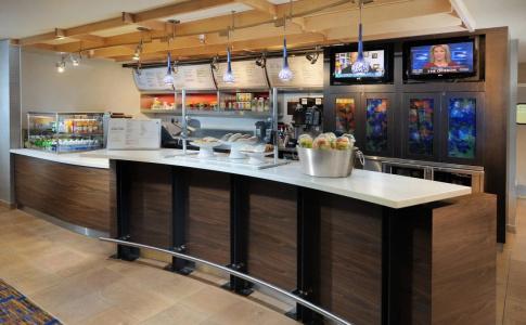 Courtyard by Marriott Dallas in Legacy Park - 9