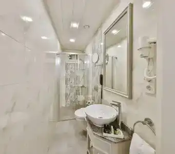 9 Doors - 17
