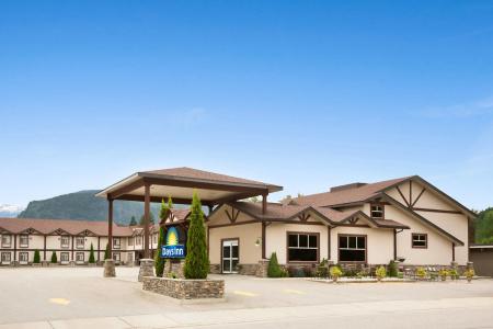 Days Inn & Suites by Wyndham - 12