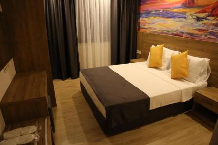 Golden World Suite - 23