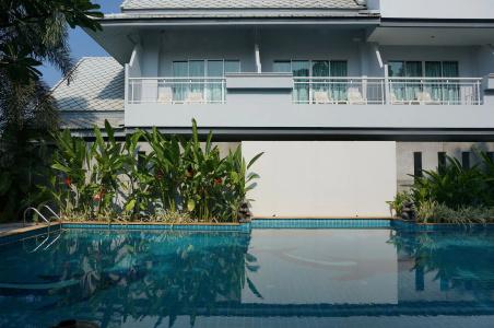 Baan Suksiri - 17