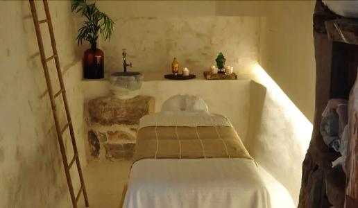 Leone Guest House - 11