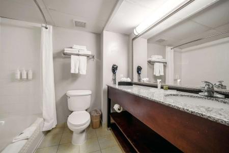 Country Inn & Suites by Radisson, at Mills, CA - 8