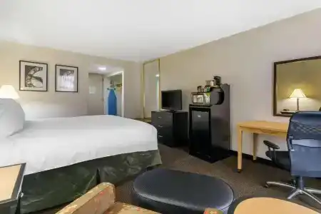 Quality Inn - Lindale - 24