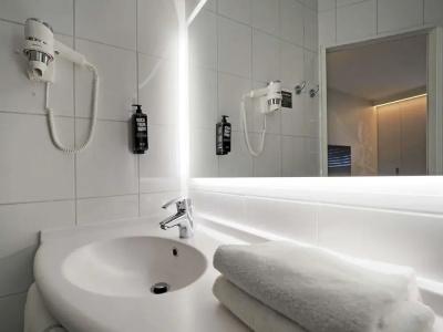 ibis Locarno - 81