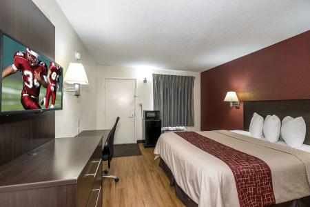 Red Roof Inn - Normal/University - 5