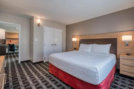 TownePlace Suites by Marriott Indianapolis Airport - 64