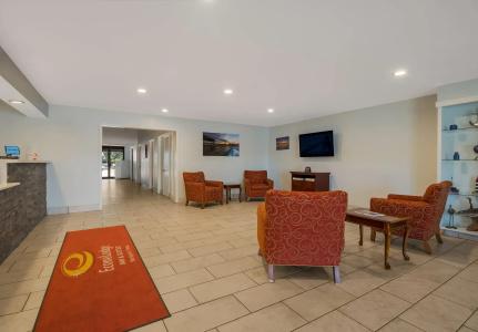 Econo Inn & Suites - 1