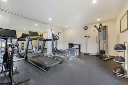 Best Western Plus Marina Shores - 18