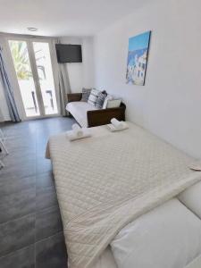 Anny Studios Perissa Beach - 39