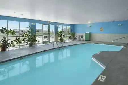 Super 8 by Wyndham at Forbes Landing - 11