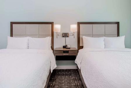 Hampton Inn & Suites Beach-Beachfront - 4