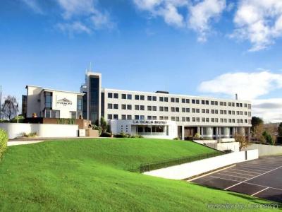 The Stormont - 42