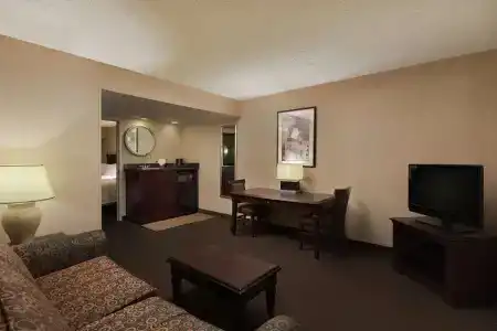 Embassy Suites - 41