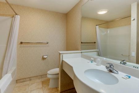 Ogunquit and Suites - 40