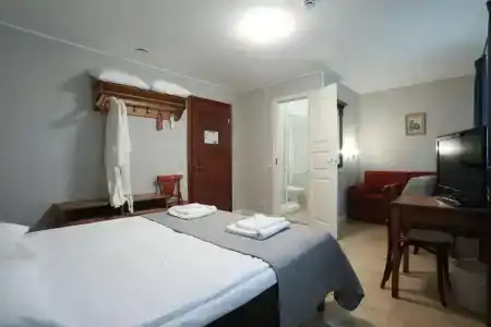 Saka Manor - 36