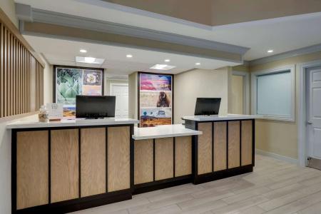 Staybridge Suites - 30