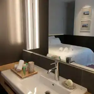 Suites 1478 - 10