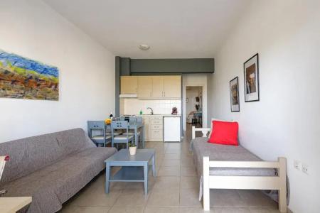Yiannis - 55