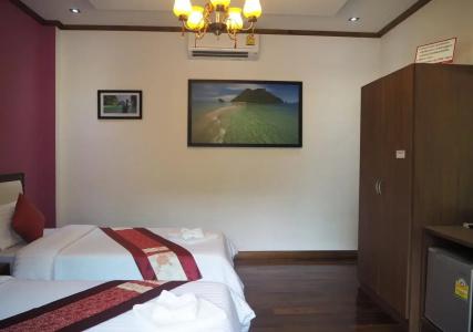 Dusit Phuphaya - 0