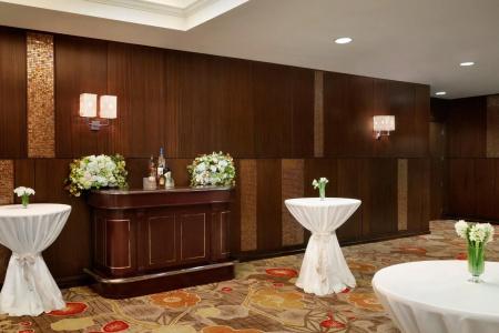 Embassy Suites Los Angeles - 12