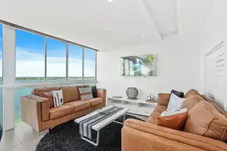 Crystal Bay On The Broadwater - 451