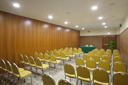 Holiday Inn Cagliari, An Ihg - 10