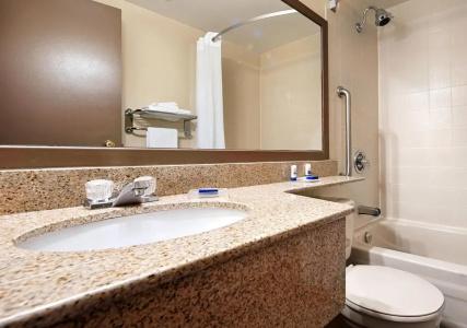 Best Western-Montreal & Conference Centre - 9