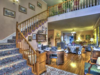 Blue Mountain Mist Country Inn - 17
