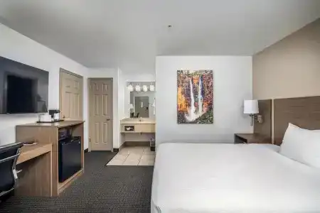 St. George Inn and Suites - 69