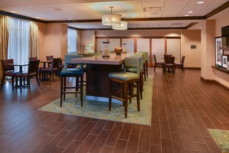 Hampton Inn Midtown-Aksarben - 21