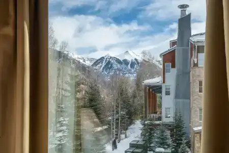 Mountainside Inn by Alpine Lodging - 9