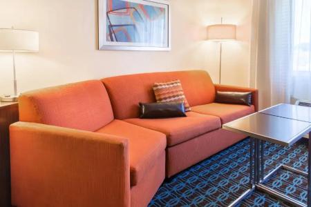 Fairfield Inn & Suites - 43