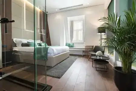 Dominic Smart & Luxury Suites - Parliament - 24