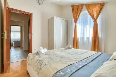 Elena - 48